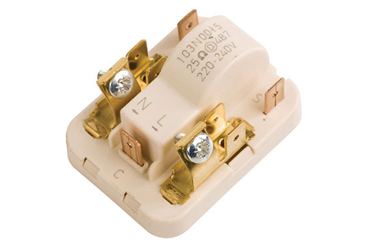 Замена пускозащитного реле холодильника в Пущино